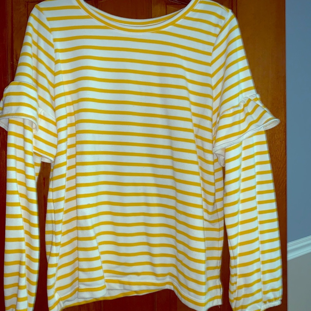 Stopped long sleeve ruffled shirt! Great for Fall!